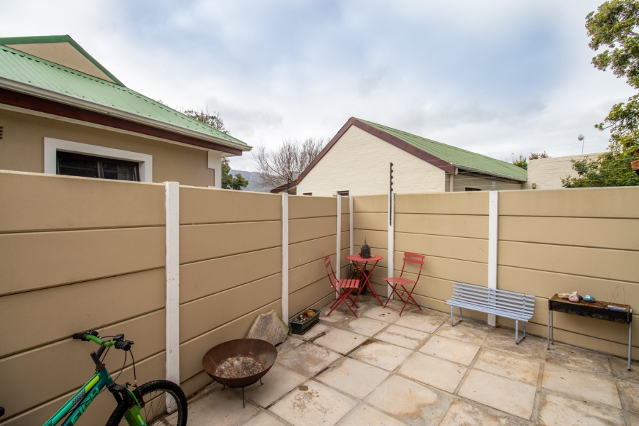 2 Bedroom Property for Sale in Milkwood Park Western Cape